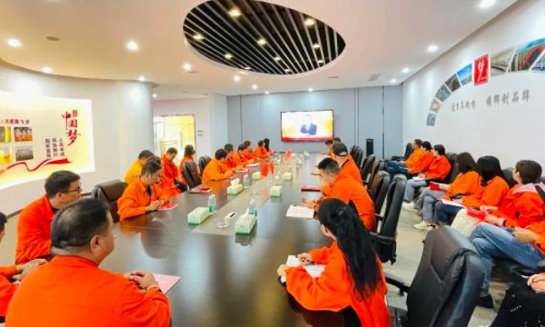     凝心聚力 砥砺前行！K8凯发国际重工贯彻学习党的二十大精神